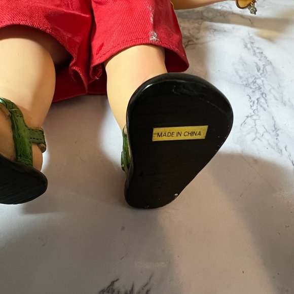 Surfing Santa Clothique by Possible Dreams with Surfboard and Sunglasses.Vintage - Picture 11 of 12